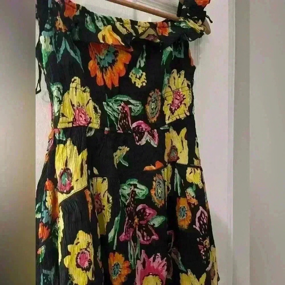Urban Outfitters NWOT Aubrey floral off shoulder mini dress size medium - Picture 6 of 11